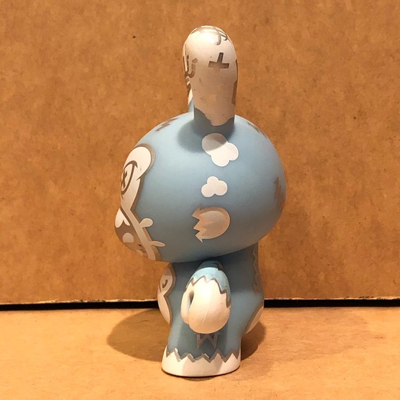 Kidrobot and Jeremy “MAD” Madl HolidAPE Dunny - Picture 2 of 6